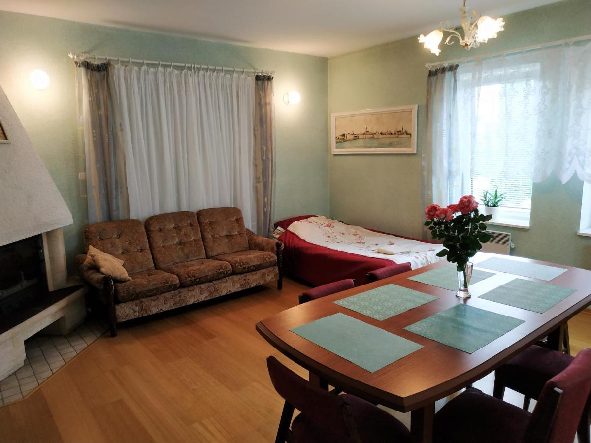 Dom Na Wynajem Na Doby Kolo Zamoscia Villa Exterior foto