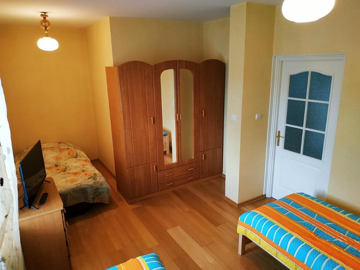 Dom Na Wynajem Na Doby Kolo Zamoscia Villa Exterior foto