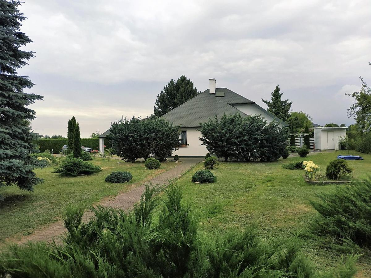 Dom Na Wynajem Na Doby Kolo Zamoscia Villa Exterior foto