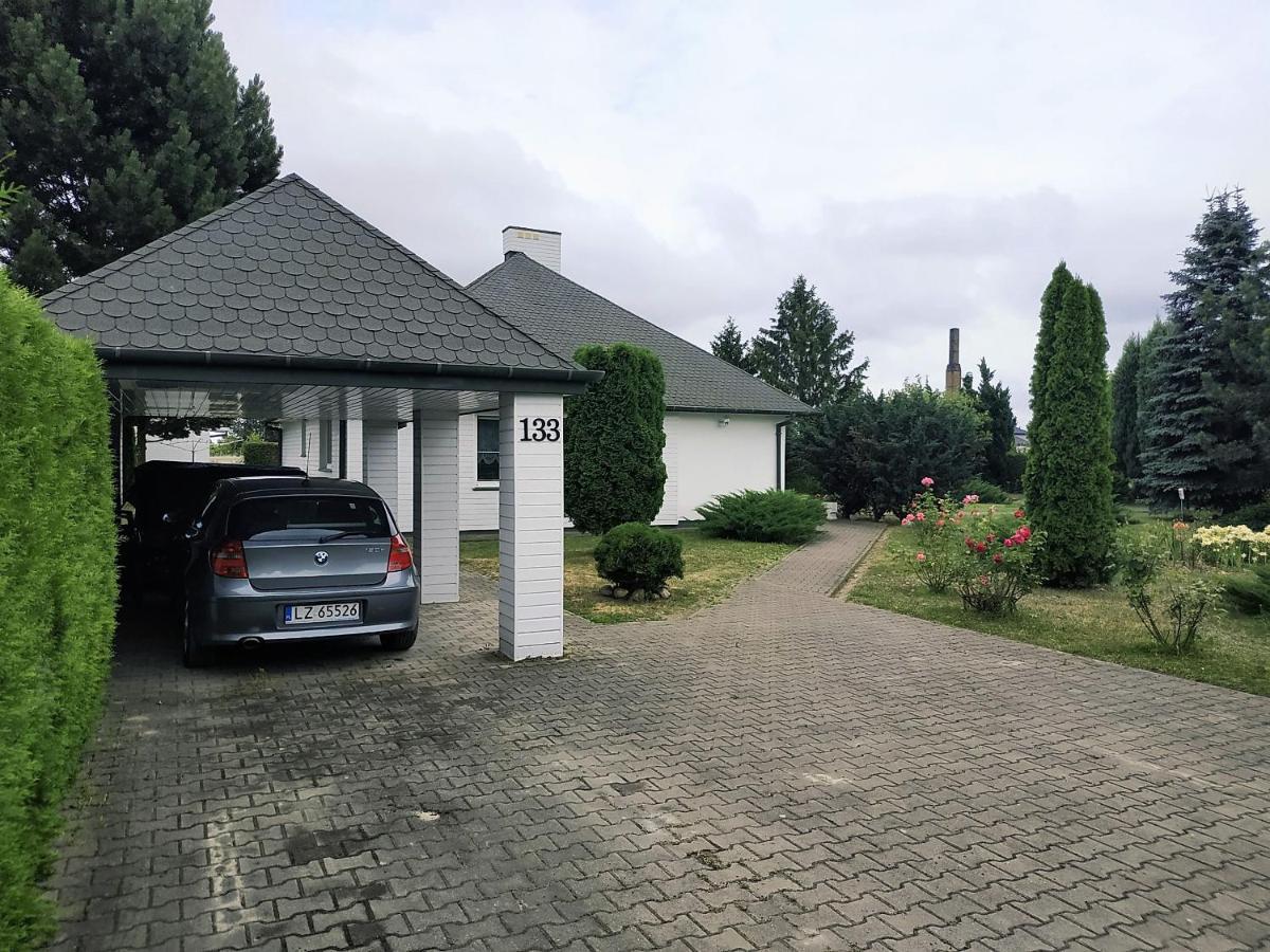 Dom Na Wynajem Na Doby Kolo Zamoscia Villa Exterior foto