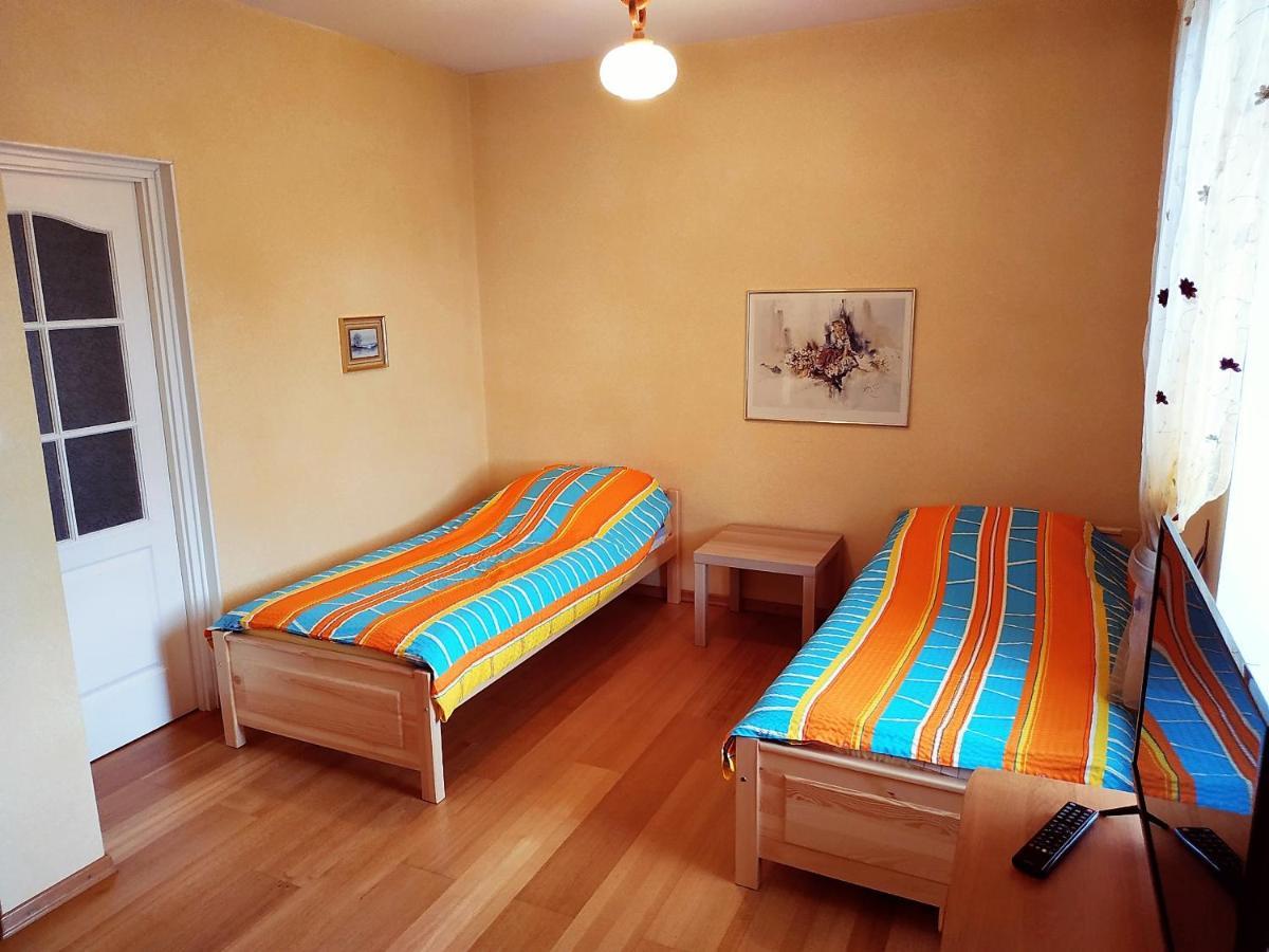 Dom Na Wynajem Na Doby Kolo Zamoscia Villa Exterior foto
